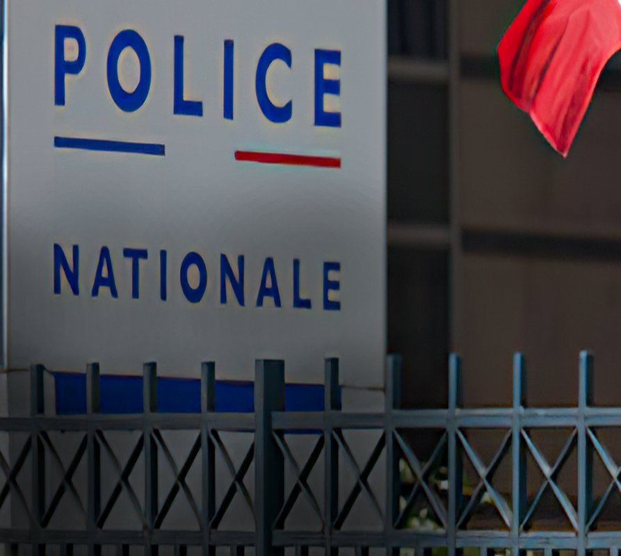 TENTATIVE D’ASSASSINAT DE POLICIERS À PARIS